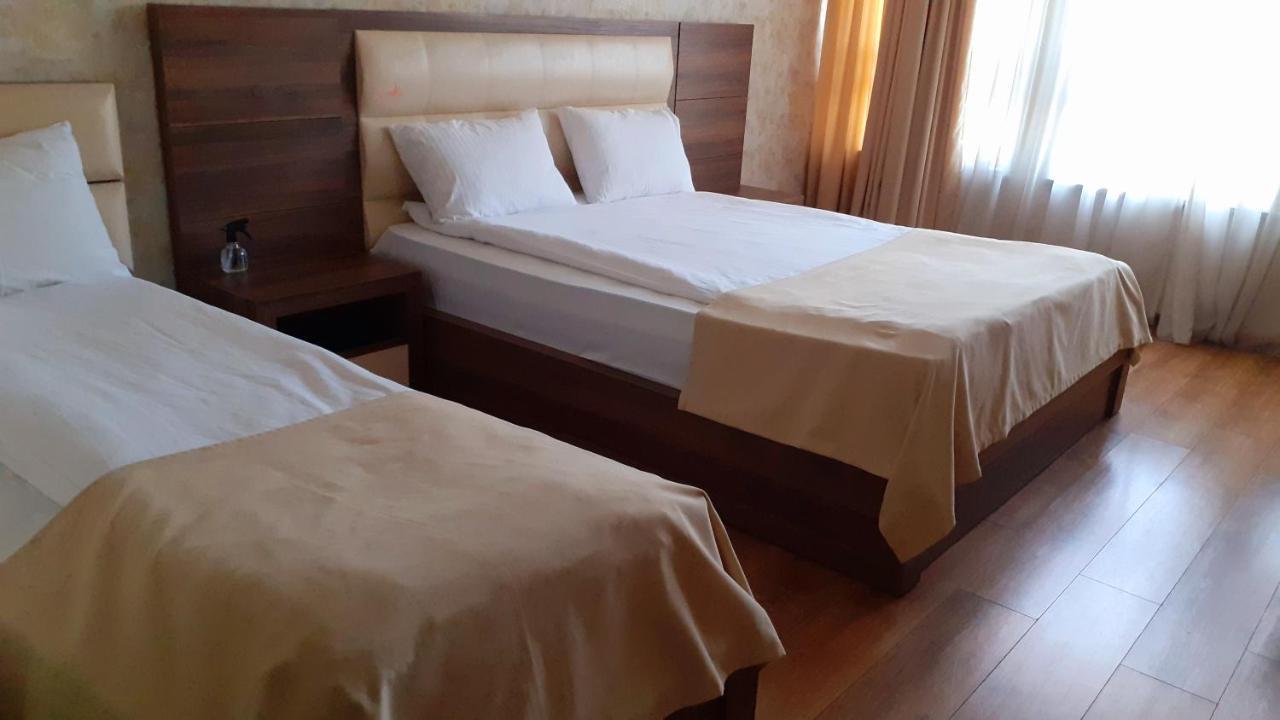 Hotel Lile Tbilisi ภายนอก รูปภาพ
