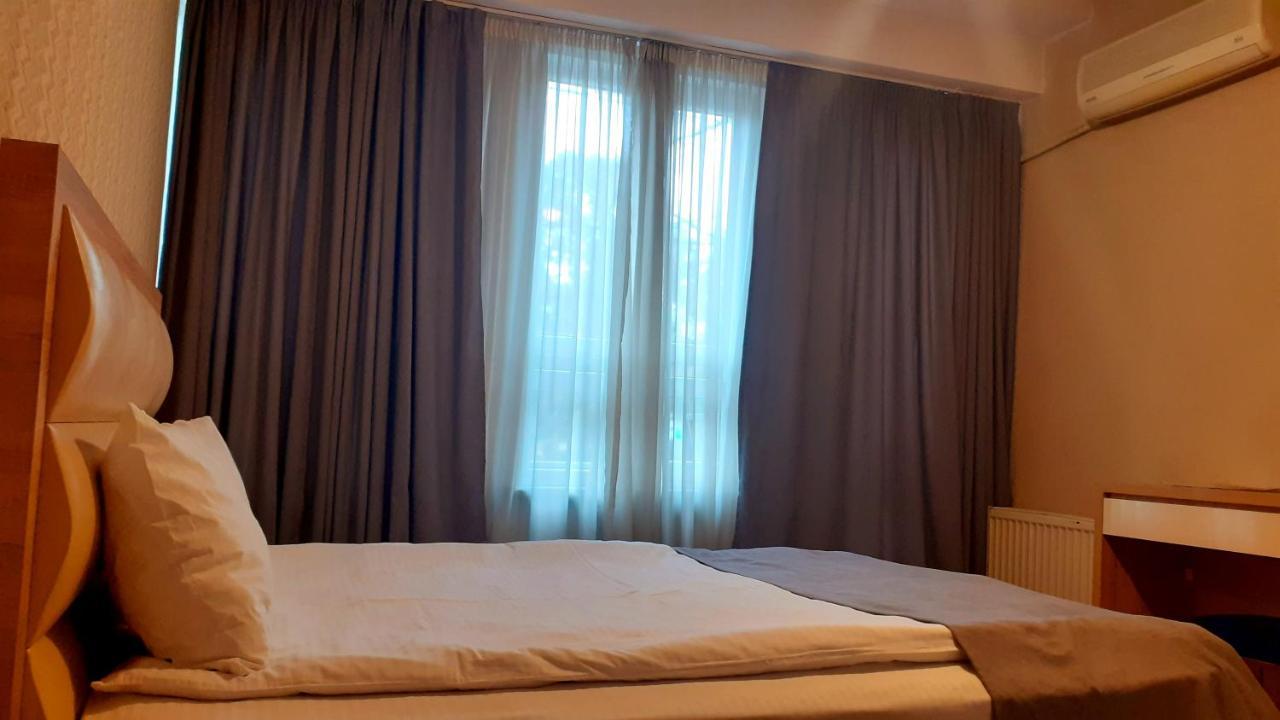 Hotel Lile Tbilisi ภายนอก รูปภาพ