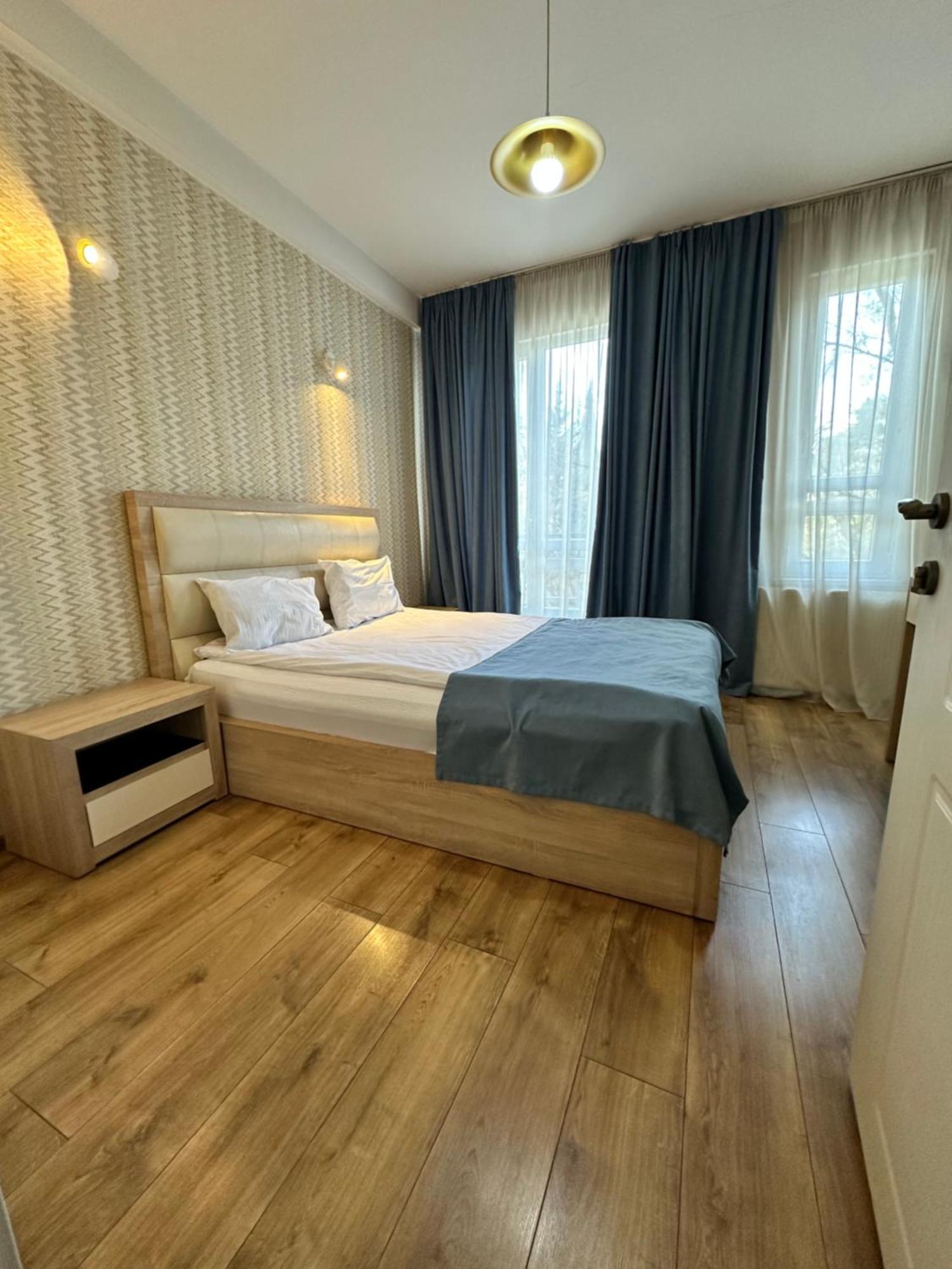 Hotel Lile Tbilisi ภายนอก รูปภาพ