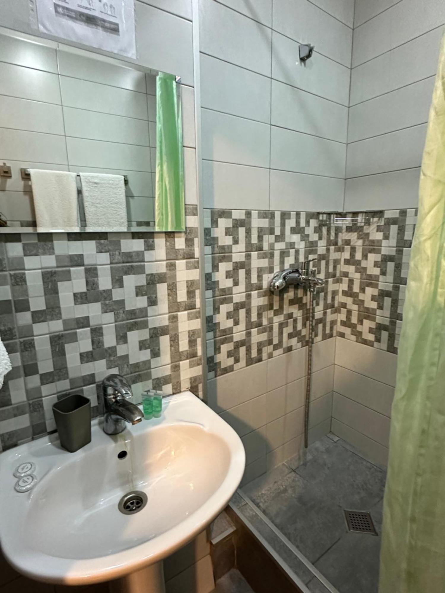 Hotel Lile Tbilisi ภายนอก รูปภาพ